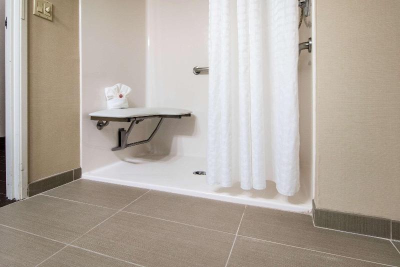 스위트 킹사이즈 침대, Comfort Suites Linn County Fairground And Expo