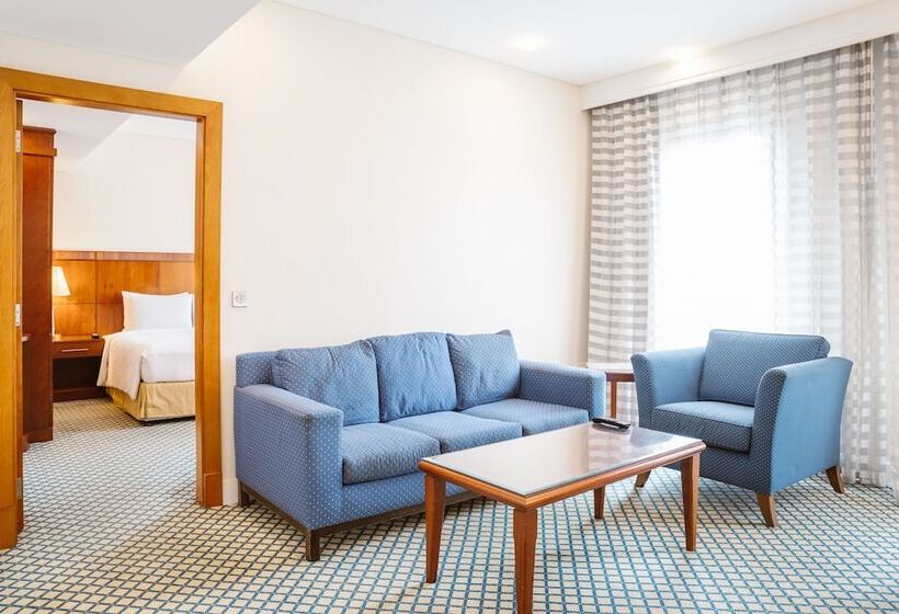 1 Bedroom Apartment Lake View, Millennium Lakeview