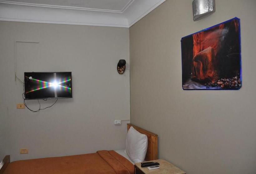 اتاق استاندارد یک نفره, Dahab Plaza