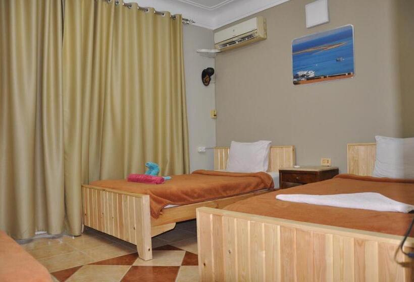 اتاق استاندارد سه نفره, Dahab Plaza