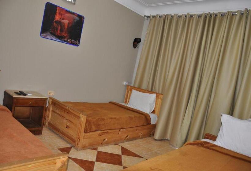 اتاق استاندارد سه نفره, Dahab Plaza