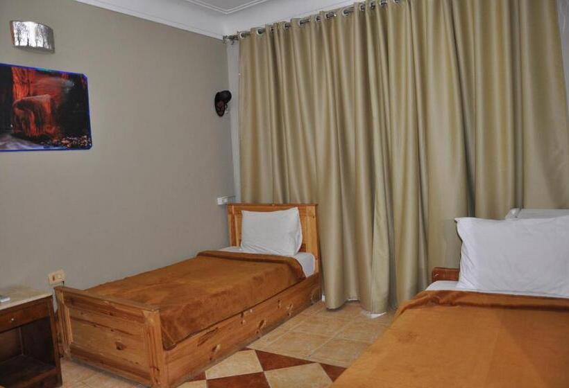 اتاق استاندارد سه نفره, Dahab Plaza