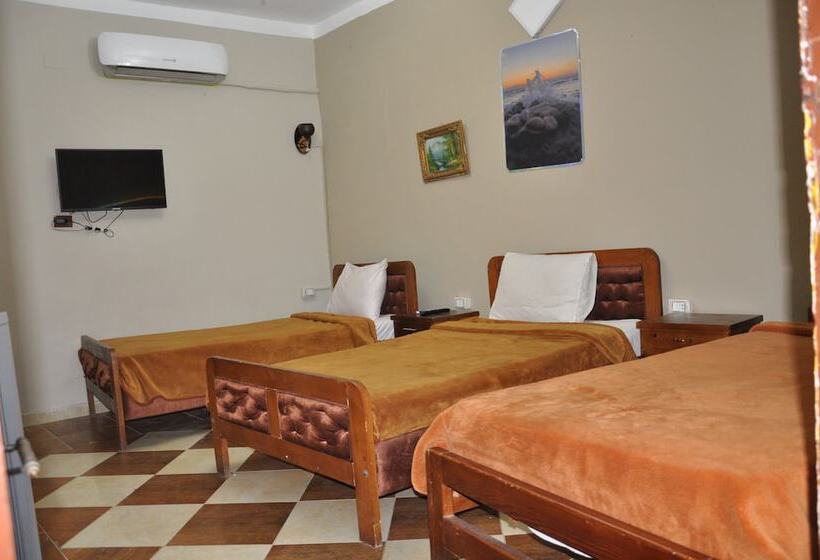 اتاق استاندارد سه نفره, Dahab Plaza