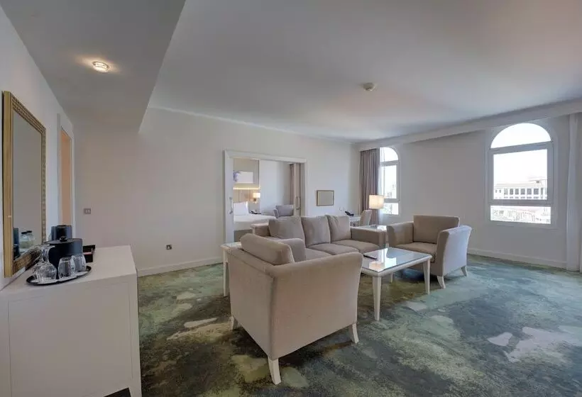سوییت اجرایی, Millennium Lakeview