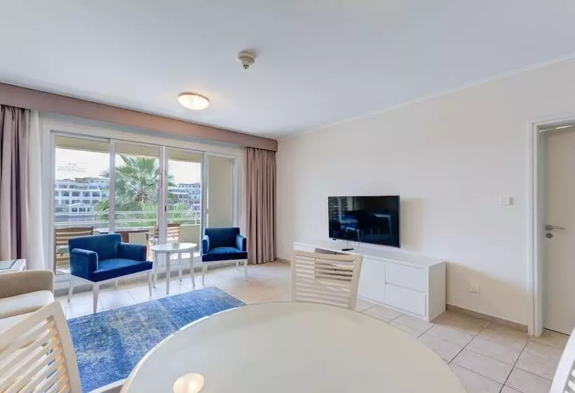 2 Bedrooms Apartment Lake View, Millennium Lakeview