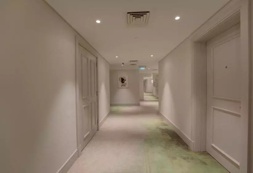 اتاق لوکس با تخت بزرگ, Millennium Lakeview