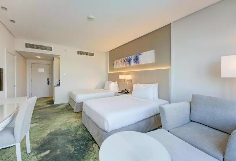 اتاق لوکس با چشمانداز دریاچه, Millennium Lakeview