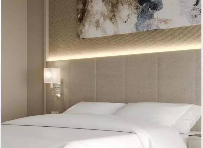 اتاق لوکس با تخت بزرگ, Millennium Lakeview