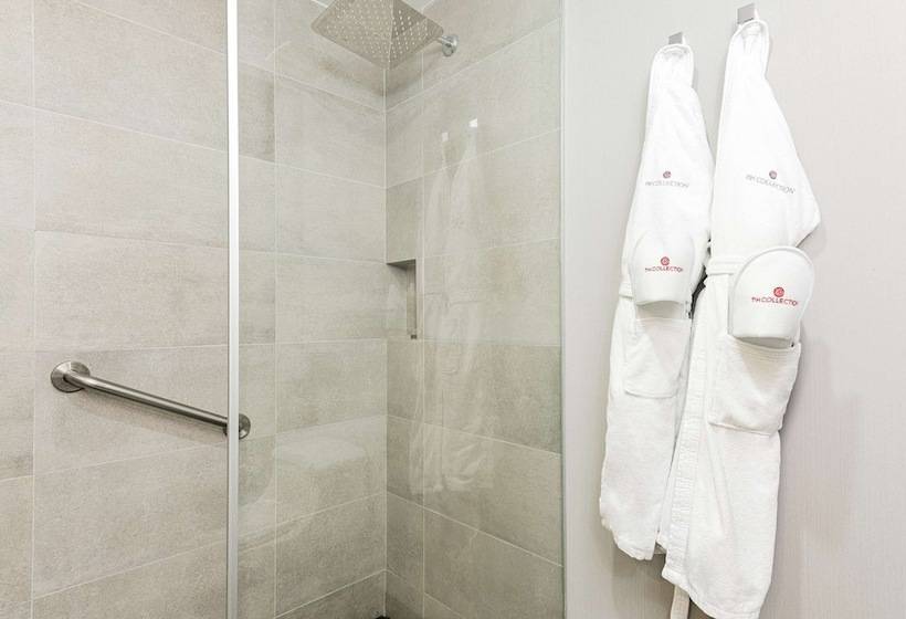 جناح, NH Collection Medellin Royal