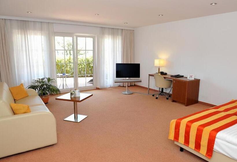 Полулюкс с Балконом, Plattenwirt