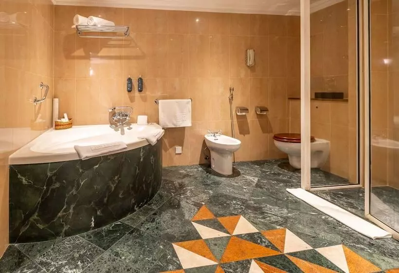 スイート, Sarova Stanley
