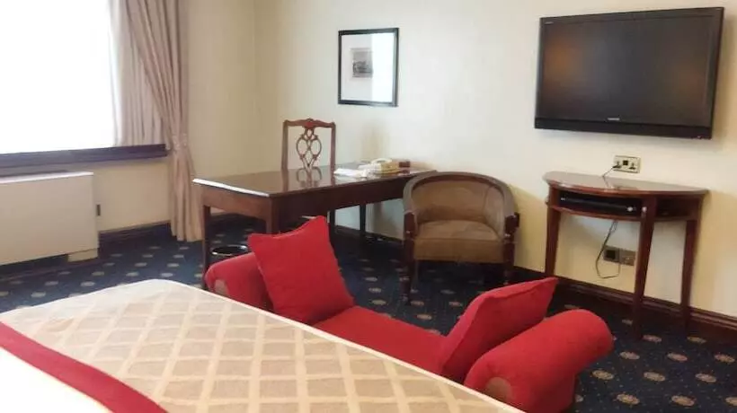クラブルーム, Sarova Stanley