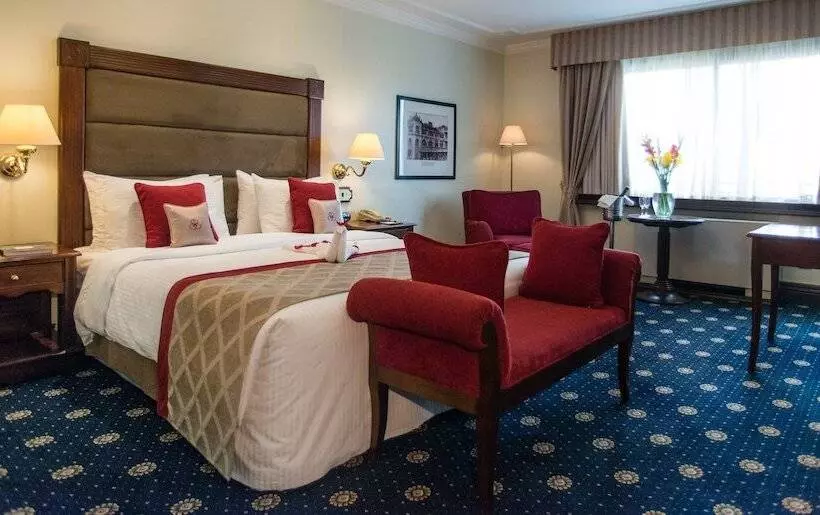 クラブルーム, Sarova Stanley