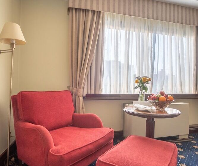 اتاق کلاب, Sarova Stanley