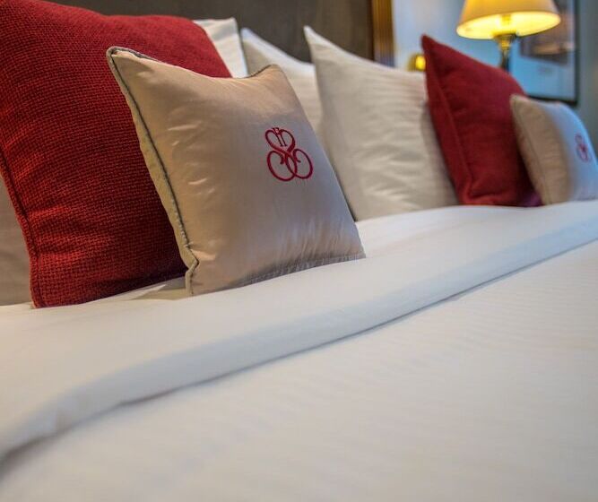 اتاق کلاب, Sarova Stanley