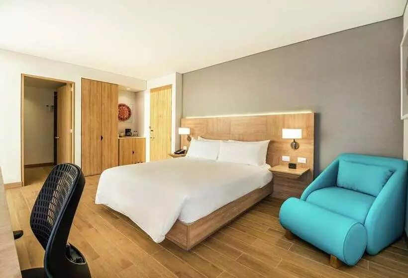 Standard-studio, The Hilton Club   New York