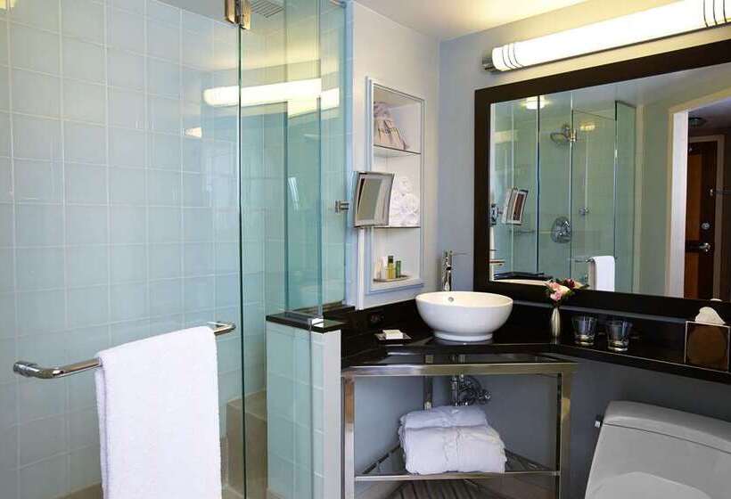 标准工作室, The Hilton Club New York