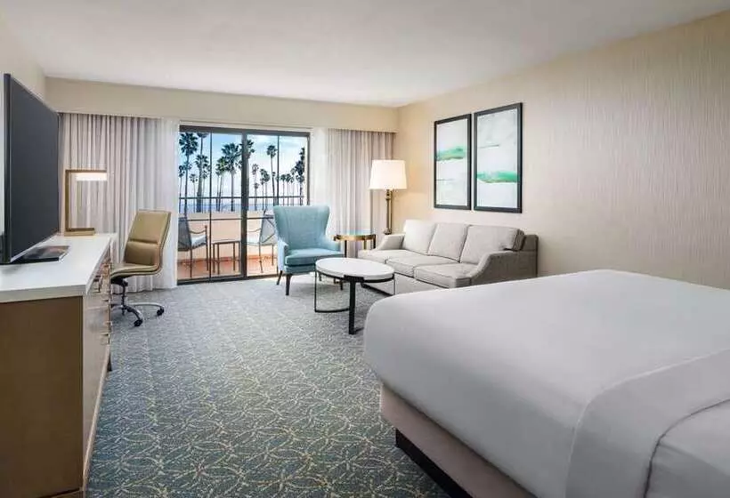 Standard-studio, The Hilton Club   New York