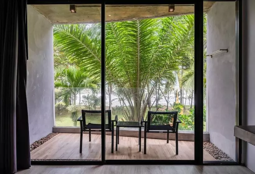 اتاق خانوادگی با چشمانداز دریا, Kokotel Khao Lak Lighthouse