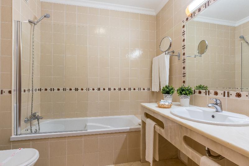 Студио Стандарт Вид на Бассейн, Luna Solaqua