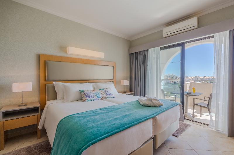 스탠다드 스튜디오 풀장 전망, The Navigator Solaqua