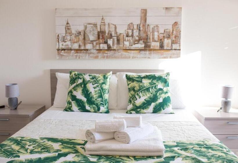 חדר משפחתי דלוקס, B&b La Quercia Budoni, Tanaunella