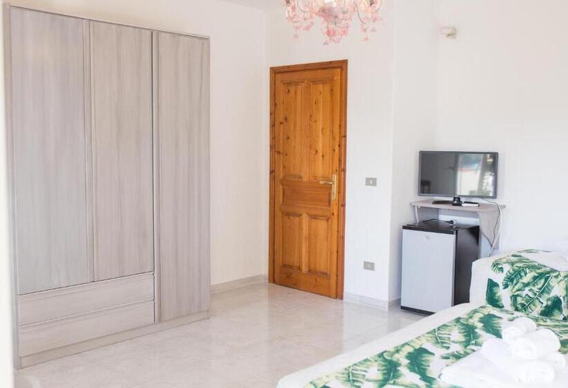 חדר משפחתי דלוקס, B&b La Quercia Budoni, Tanaunella