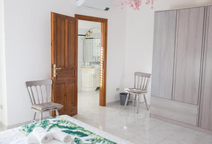 חדר משפחתי דלוקס, B&b La Quercia Budoni, Tanaunella