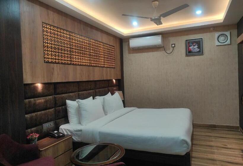 غرفة ديلوكس سرير كينج, Aavas Inn