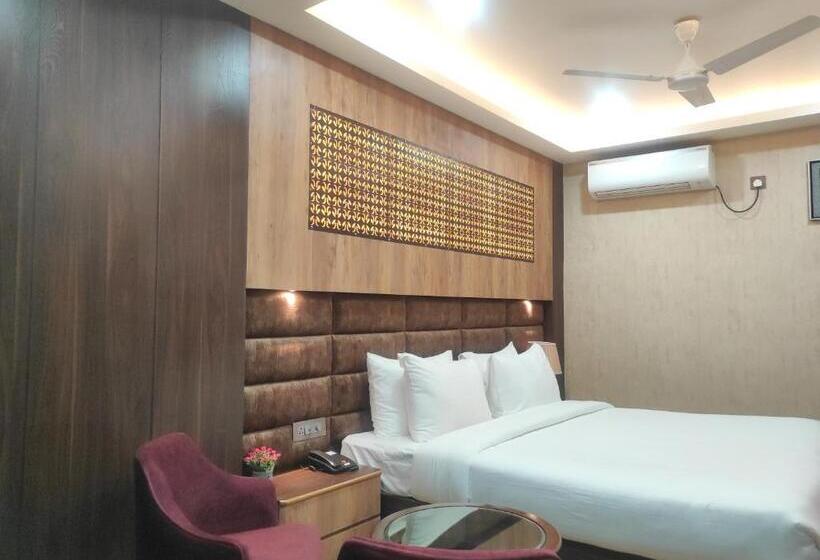 غرفة ديلوكس سرير كينج, Aavas Inn