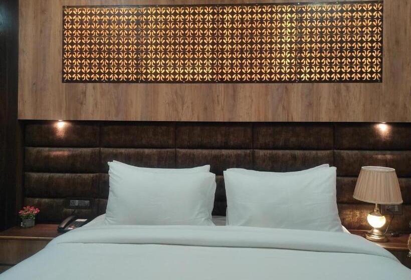 غرفة ديلوكس سرير كينج, Aavas Inn