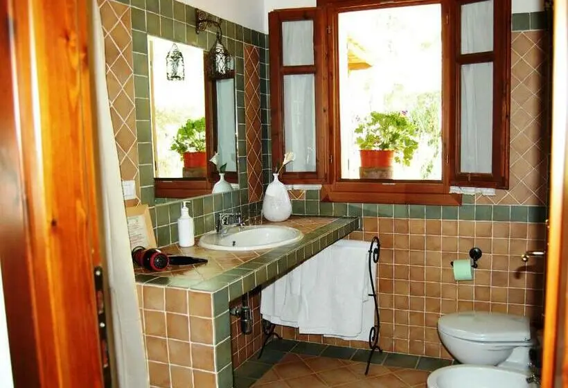 スーペリアールーム, Agriturismo L Aglientu B&b