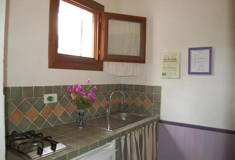スタンダードスタジオ, Agriturismo L Aglientu B&b