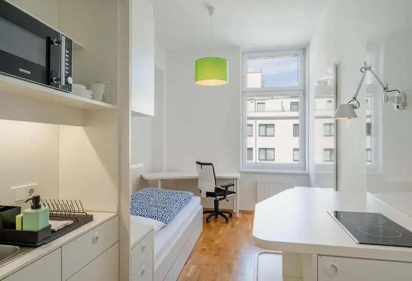 اتاق اکونومی یک تخته, Dean S Home Budapest