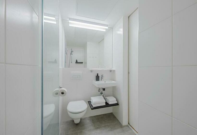 غرفة قياسية, Dean S Home Budapest