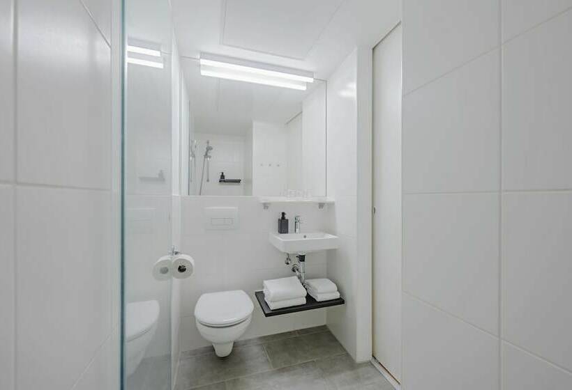 غرفة قياسية, Dean S Home Budapest