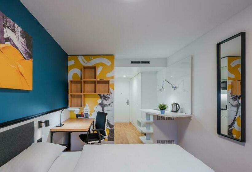 수피리어 룸, Dean S Home Budapest