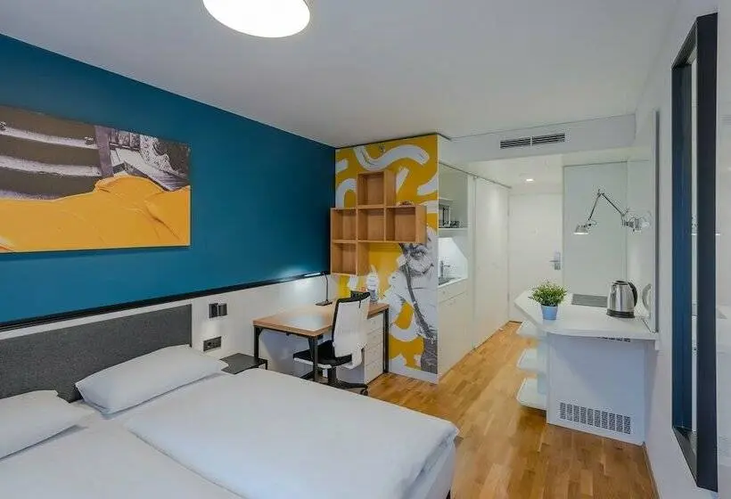 اتاق سوپریور, Dean S Home Budapest