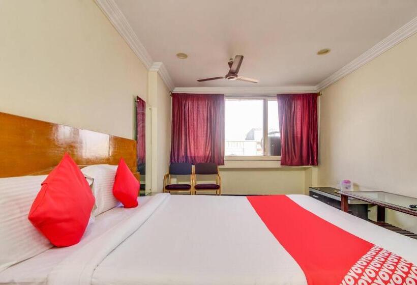 اتاق لوکس سه تخته, O Srinivasa Residency