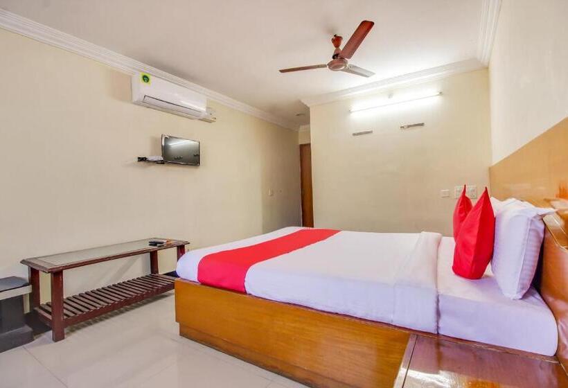 اتاق لوکس سه تخته, O Srinivasa Residency