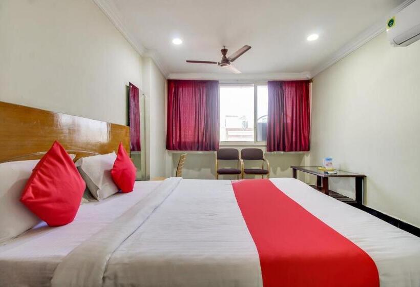 اتاق لوکس سه تخته, O Srinivasa Residency