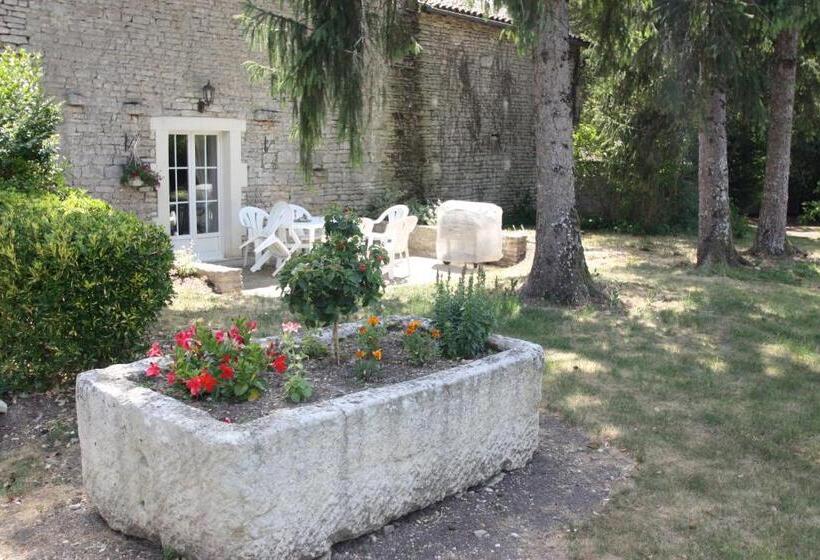 3ベッドルームハウス, Chateau De Mesnac