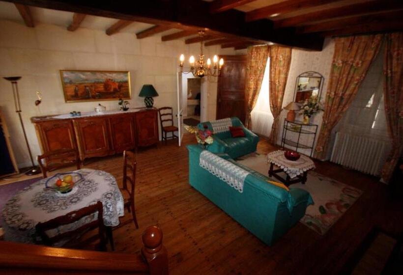 1ベッドルームハウス, Chateau De Mesnac