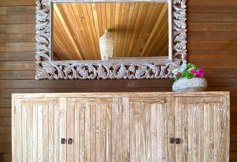 اتاق استاندارد با چشمانداز دریا, Met House