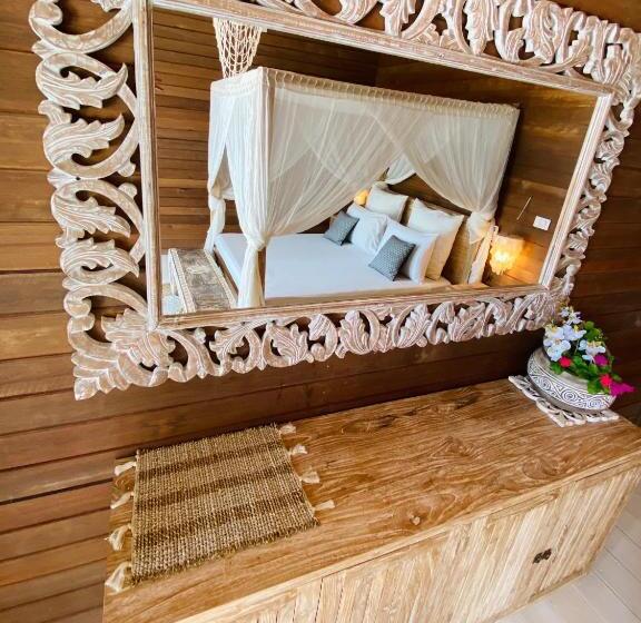 اتاق استاندارد با چشمانداز دریا, Met House