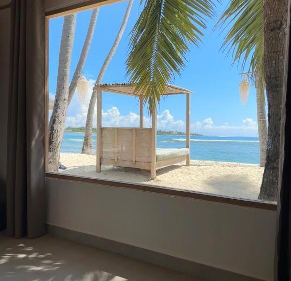 اتاق سوپریور با چشمانداز دریا, Met House