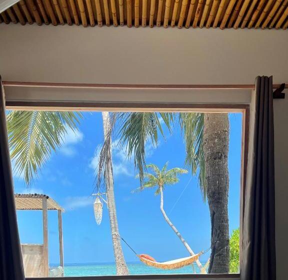 اتاق سوپریور با چشمانداز دریا, Met House