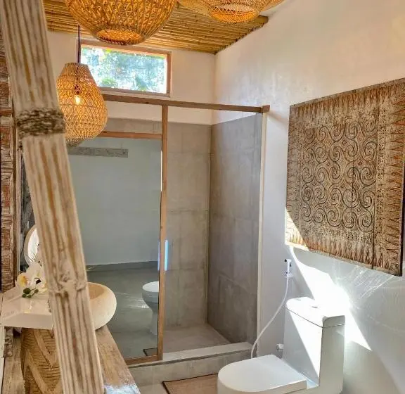 اتاق لوکس با چشم‌انداز دریا, Met House
