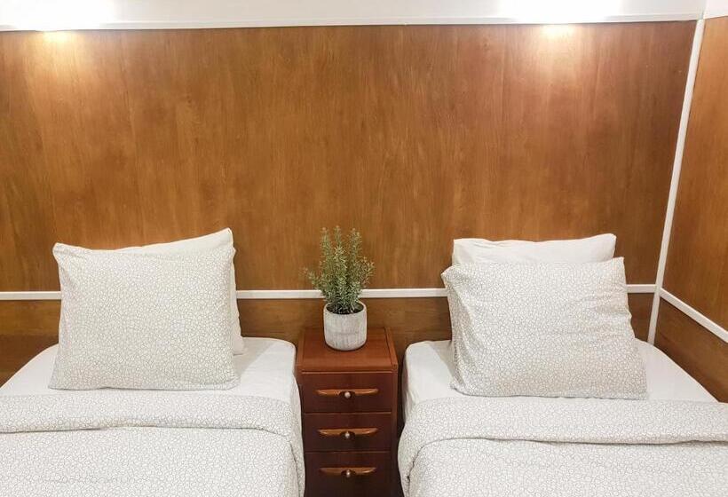 スタンダードルーム, Waves Guesthouse