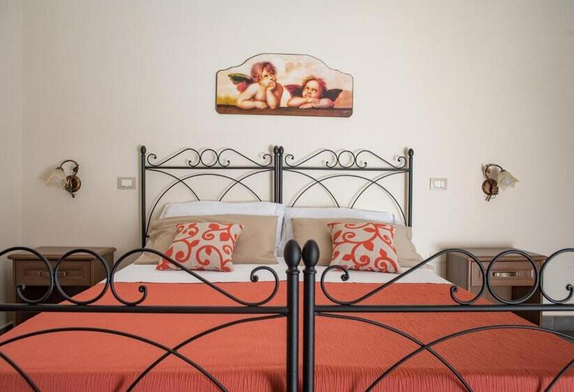 غرفة قياسية مزوَّدة بشُرفة, B&b Palazzo Tornabene